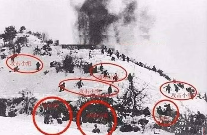 Trong cuộc tấn công vào trận địa phòng ngự kiên cố của Quân đội Ukraine lần này, những người lính Triều Tiên rõ ràng có niềm tin rằng họ không sợ chết, họ chỉ muốn chiến đấu vì danh dự, ngay cả khi con đường phía trước đầy rẫy bom mìn, họ vẫn chọn tiến lên.