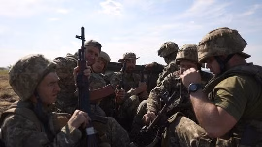 Quân đội Ukraine đã tiến hành các cuộc tấn công trên nhiều mặt trận trong hơn ba tháng qua, đạt đến giới hạn về quân số và nguồn lực. Đặc biệt là ở mặt trận phía Nam, hiện nguồn bổ sung từ các đơn vị dự bị có chất lượng đã hết. 