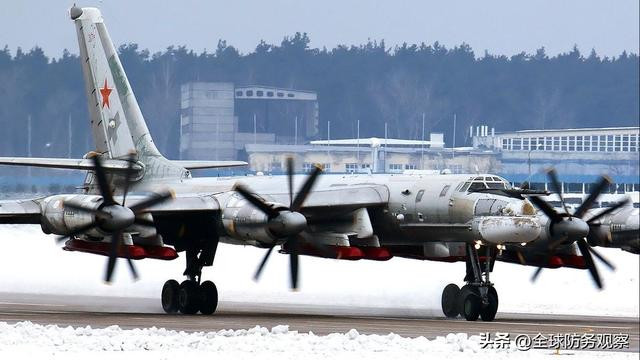 Chiều tối 30/10, hãng thông tấn TASS dẫn thông tin từ Bộ Quốc phòng Nga đăng tải, Quân đội Nga đã tổ chức một đợt tập kích cấp tập với sự tham gia của tên lửa và UAV tự sát nhằm vào Trung tâm huấn luyện đặc nhiệm của Ukraine ở gần Ochakov, tỉnh Nikolaev. 