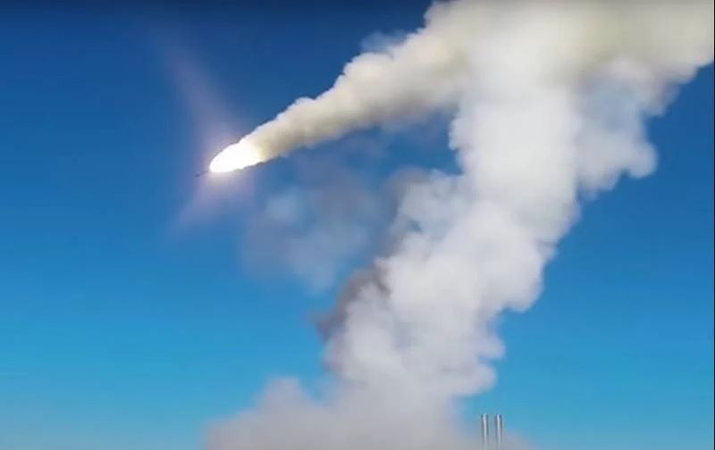 Nhưng có vẻ như “ngày vui ngắn chẳng tày gang”; niềm hân hoan với “Chiến thắng Sevastopol” như cách gọi của người Ukraine chỉ kéo dài trong vòng 48 giờ, bởi vì sau đó Nga đã thực hiện hành động trả đũa vào ngày 31/10.