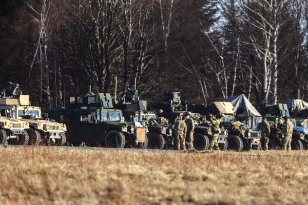 Hiện nay Quân đội Nga đang bao vây thành phố Chernihiv. Đây là thành phố trung tâm của tỉnh Chernihiv và là thành phố lớn thứ 18 của Ukraine, nằm cách không xa ngã ba biên giới Nga – Belarus – Ukraine, án ngữ con đường từ biên giới Nga đến thủ đô Kiev.