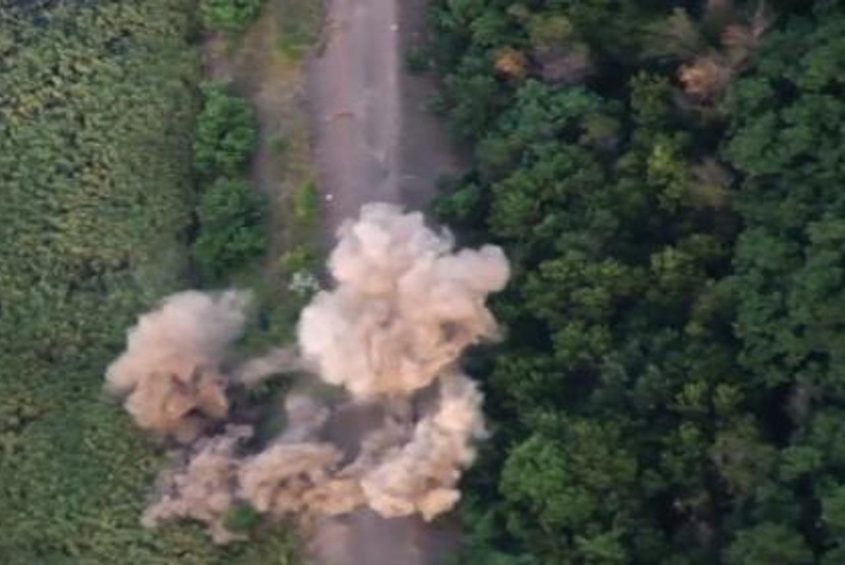 Các nguồn tin tại DPR cho biết, khu vực Telmanovo đã bị tấn công ngay tại thời điểm chiếc UAV TB2 vượt qua khu định cư này; nhưng chưa rõ có phải bằng vũ khí tên lửa phóng từ UAV TB2, hay là hỏa lực pháo binh của Quân đội Ukraine.