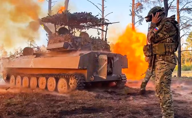 Hiện này con đường từ làng Sverdlikovo đến vùng ngoại ô Sudzha, đều đi qua các khu rừng, mà không đi qua khu vực đông dân cư. Tuy nhiên, việc quân Nga tiến công dọc theo con đường này rất khó khăn, do AFU bố trí các bãi mìn dày đặc.