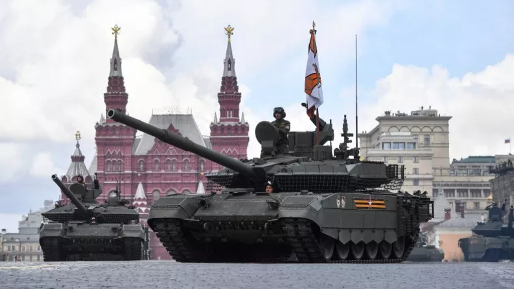 Các chuyên gia Ukraine cũng cho rằng, chiếc T-90M “rất phù hợp” với các cuộc duyệt binh hay cuộc “hội thi” đua xe tăng… Nhưng hiệu suất trên chiến trường không được tốt lắm; ở nhiều chỉ số thậm chí “còn không bằng” T-64BM của quân đội Ukraine. 