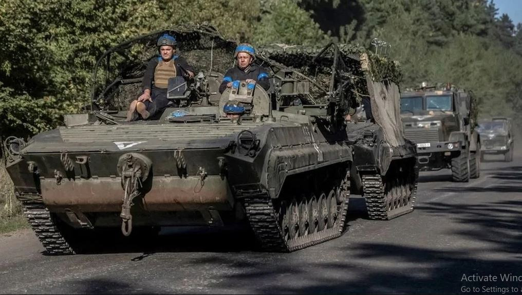 Lực lượng dự bị của Quân đội Ukraine đã được huy động tới mặt trận Kursk và không có lực lượng cơ động nào tới tiếp viện cho khu vực Donbass. Phía Ukraine tuyên bố, mỗi đơn vị Quân đội Ukraine gần Pokrovsk hiện chỉ được cấp 10 viên đạn súng cối 120mm và thiếu đạn pháo cỡ lớn 155mm.