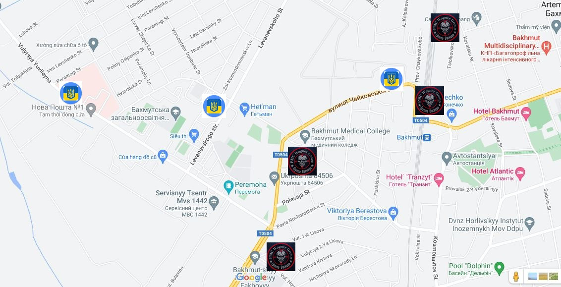 Hiện tất cả các tòa nhà hành chính và cơ sở công nghiệp quan trọng ở Bakhmut đều nằm dưới sự kiểm soát của lính đánh thuê Wagner. Quân đội Ukraine đã rút lui cách trung tâm khoảng 500-700 mét về phía Tây và dồn lực lượng còn lại về các phố Levanevsky, Tchaikovsky, Yubilenaya và một phần phố Korsunsky.