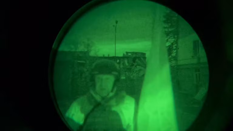 Vào đêm ngày 2/4 vừa qua, Chủ tịch của Công ty lính đánh thuê Wagner (Wagner PMC), ông Prigogine đã cắm quốc kỳ Nga và cờ Wagner PMC trên nóc Tòa thị chính ở Bakhmut; đồng thời tuyên bố rằng thành phố Bakhmut đã bị quân của ông tràn ngập. 