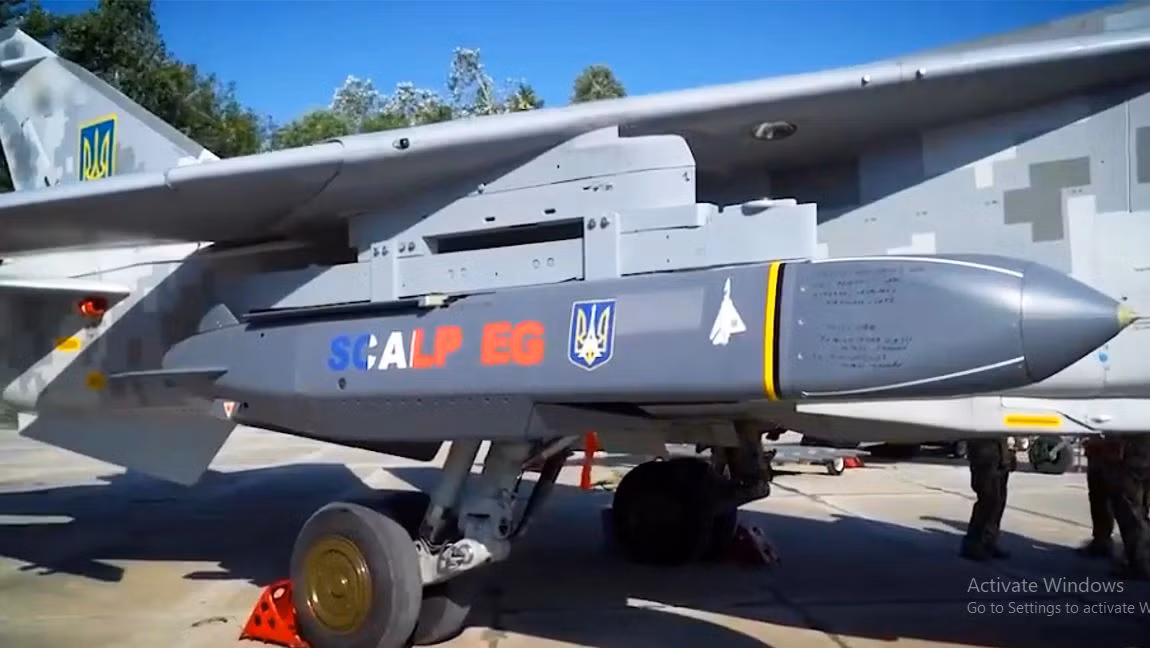 Chính phủ Mỹ, Đức và các nước khác liên tục nhấn mạnh rằng, hệ thống phòng không đối với Ukraine quan trọng hơn tên lửa tầm xa; nhưng Ukraine rõ ràng hy vọng có được cả hai Storm Shadow và Scap-EG được hỗ trợ bởi Anh và Pháp. Những vũ khí này đã sử dụng, giá trị đã được chứng minh qua thực chiến.