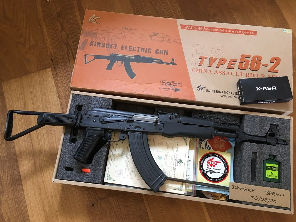 Một số người thậm chí còn nói vui rằng, súng AK-47 của Trung Quốc được làm từ giấy giấy bìa các-tông”, Yuri Sinichkin, một cựu lính bắn tỉa và kỹ sư hàng đầu tại tập đoàn chế tạo vũ khí Lobaev Arms của Nga cho biết.