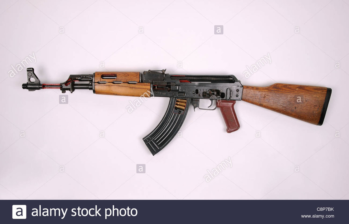 Quốc gia thứ hai sản xuất những khẩu AK-47 kém chất lượng là Iraq, “Iraq nhận quyền sản xuất súng AK từ Nam Tư, quốc gia trước đây chưa từng có giấy phép sản xuất chính thức. Trên thực tế, những khẩu AK của Iraq là bản sao bất hợp pháp”, Onokoy nói.