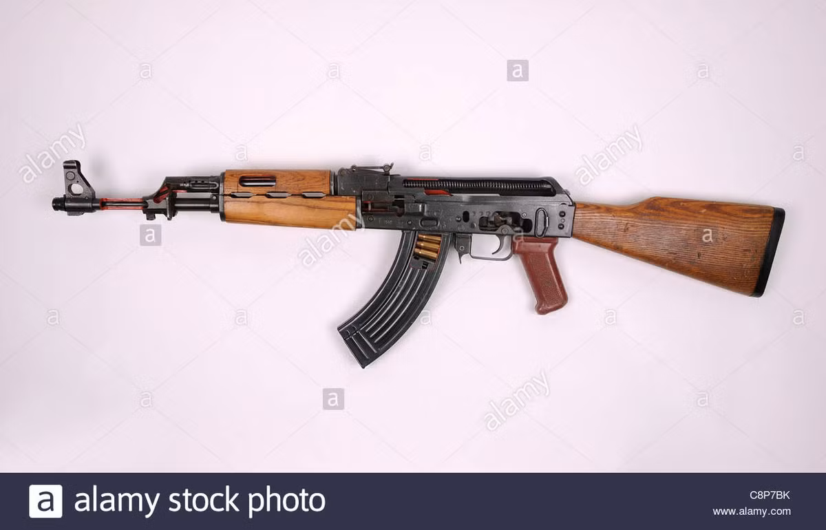 Quốc gia thứ hai sản xuất những khẩu AK-47 kém chất lượng là Iraq, “Iraq nhận quyền sản xuất súng AK từ Nam Tư, quốc gia trước đây chưa từng có giấy phép sản xuất chính thức. Trên thực tế, những khẩu AK của Iraq là bản sao bất hợp pháp”, Onokoy nói.