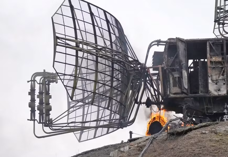 Nếu Quân đội Nga muốn đạt được mục tiêu bắn hạ toàn bộ F-16 ở Ukraine trong vòng 20 ngày như Bộ trưởng Shoigu tuyên bố, trước tiên họ phải tìm cách đánh bại toàn bộ hệ thống phòng không ở Ukraine và sử dụng Su-57 cùng các hệ thống tên lửa trên bộ để tiến hành các cuộc tấn công phối hợp như Mỹ đã từng làm trong cuộc chiến tại Iraq.