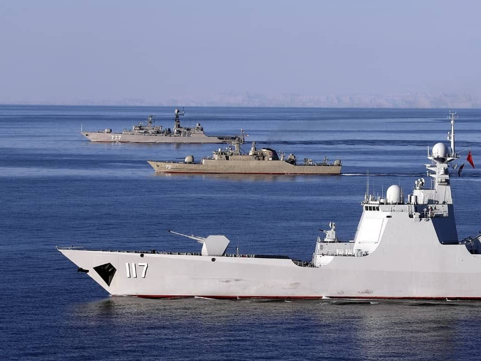 Cuộc tập trận tập trung vào các hoạt động chống cướp biển chung của hạm đội hải quân Trung Quốc và Nga, và chủ yếu thực hành các chủ đề như diễn tập chung, giải cứu tàu bị cướp và sử dụng trực thăng để vận chuyển người bị thương.