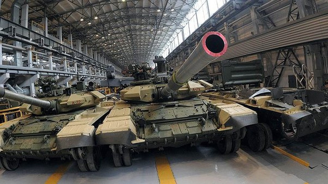Một lựa chọn khác là nhà máy sửa chữa xe tăng ở Omsk; tuy nhiên, các xe tăng này cũng có thể được chuyển đến hai nhà máy sửa chữa khác, một gần Moscow, một gần Kazan. Ảnh: Pinterest.