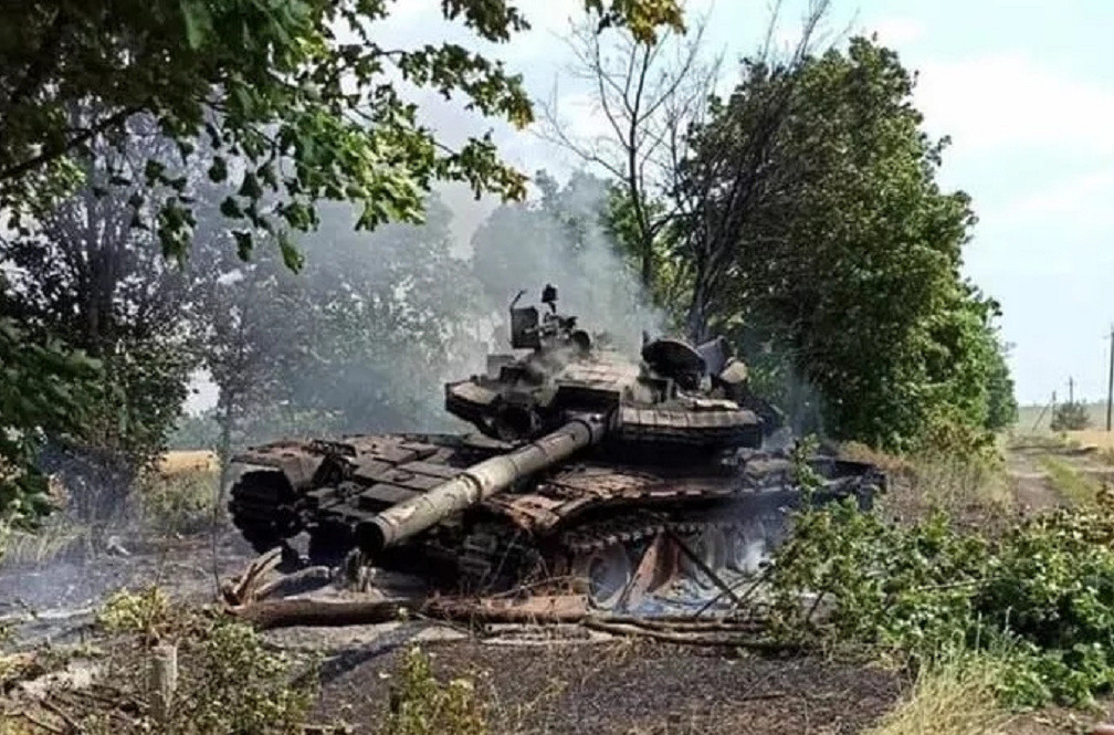 Tờ New York Times dẫn một thông tin của chính phủ Mỹ khẳng định, kể từ khi xung đột bùng nổ, quân đội Nga đã mất khoảng 6.000 thiết bị hạng nặng và tiêu tốn một lượng lớn đạn dược. 