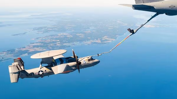 Việc đưa vào sử dụng hệ thống tiếp nhiên liệu trên không, đã mở rộng đáng kể phạm vi hoạt động của E-2D. Trước đây, do bị giới hạn bởi dung tích bình nhiên liệu, máy bay thường xuyên phải hạ cánh để tiếp nhiên liệu. Với hệ thống mới, E-2D có thể bay lâu hơn nhiều, tăng cường khả năng giám sát và bảo vệ cho các hoạt động hải quân.