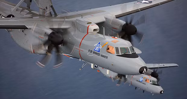 Máy bay cảnh báo sớm trên không E-2D Advanced Hawkeye, đóng vai trò then chốt trong hệ thống phòng không của Hải quân Mỹ, đây cũng là phiên bản mới nhất trong một loạt máy bay cảnh báo sớm và kiểm soát của Quân đội Mỹ. 