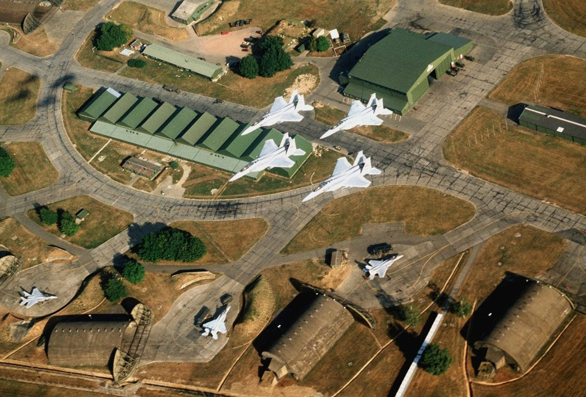 2 trung đoàn S-400 ở Crimea làm gì khi sân bay Saki bị tấn công? - Hình 5 2 trung doan S-400 o Crimea lam gi khi san bay Saki bi tan cong?-Hinh-5