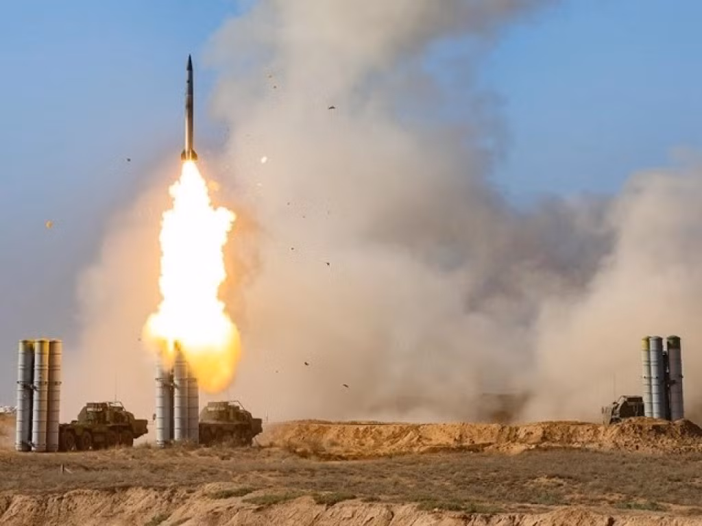 Bộ trưởng Quốc phòng Nga Sergei Shoigu cũng từng nói về vũ khí tiêu diệt máy bay độc đáo của Nga vào tháng 11 năm nay. Theo ông Shoigu, hệ thống phòng không của Nga sẽ cần khoảng 20 ngày để tiêu diệt toàn bộ máy bay F-16 mà phương Tây có thể chuyển giao cho Ukraine. 