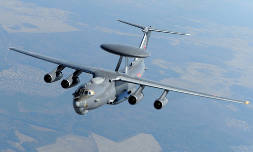 Tuy nhiên, những động tác bay thấp như vậy có thể chỉ tránh được sự theo dõi của các hệ thống radar phòng không mặt đất, do ảnh hưởng của độ cong trái đất và radar trên các chiến đấu cơ Nga do cấu tạo phát sóng; chứ không thể thoát được sự theo dõi của radar hình vòm trên máy bay A-50.