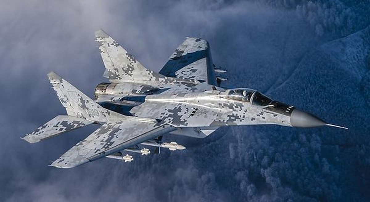 Cựu phi công hải quân Mỹ Guy Snodgrass cho biết, khi bay ở độ cao rất thấp, máy bay Ukraine sẽ khó bị radar mặt đất hay của máy bay chiến đấu trên không phát hiện. Tuy nhiên hành động này không thể tránh được sự phát hiện của radar của máy bay cảnh báo sớm.