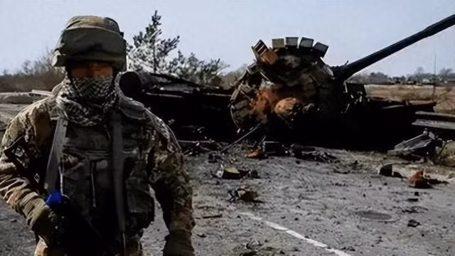 Không những vậy, tác động tiêu cực từ thất bại của mặt trận Kursk, đã gây ra phản ứng dây chuyền trên toàn bộ mặt trận phía đông Ukraine. Bộ Tổng tham mưu AFU buộc phải điều thêm quân tới Kursk, khiến tuyến phòng thủ của họ ở vùng Donetsk bị RFAF chọc thủng; nhiều cứ điểm chiến lược then chốt, lần lượt thất thủ. 