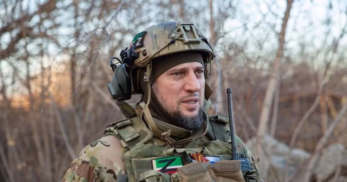 Theo Thiếu tướng Apta Alaudinov, chỉ huy Lực lượng đặc nhiệm Akhmat của Chechnya thuộc Nga cho biết, Quân đội Ukraine đang rút khỏi nhiều vị trí của họ ở khu vực Kursk. Những lực lượng còn lại đang cố gắng ẩn nấp xuống các hào sâu, để tránh các đòn tấn công bằng hỏa lực của quân Nga.