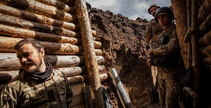 Vua phan cong duoc it ngay, Ukraine da chuyen sang the phong ngu?