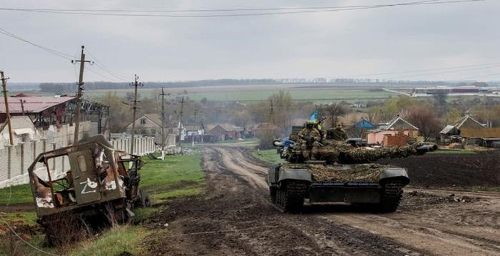 Vừa phản công được ít ngày, Ukraine đã chuyển sang thế phòng ngự? - Hình 2 Vua phan cong duoc it ngay, Ukraine da chuyen sang the phong ngu?-Hinh-2