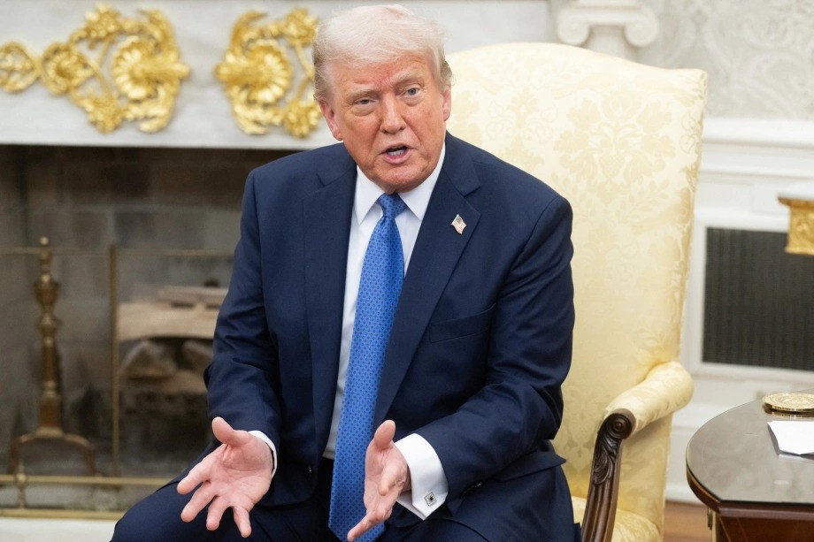 Tổng thống Donald Trump, người trước đó không bình luận về các cuộc không kích của Nga vào Ukraine, đã bất ngờ và rất nhanh chóng viết trong một bài đăng trên Truth Social rằng, ông “không hài lòng” với các cuộc không kích ban đêm của Nga vào Kiev, gọi chúng là “không cần thiết”.