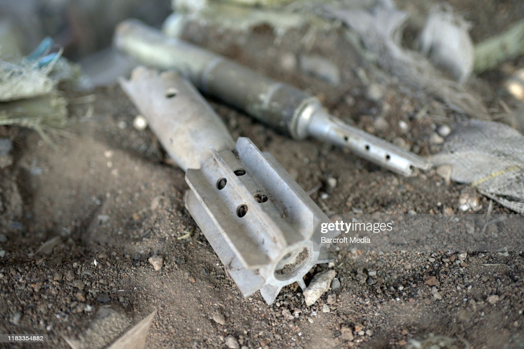 Theo báo cáo do OSCE SMM đệ trình, pháo binh của dân quân Luhansk đã bắn 78 viên đạn; cỡ nòng của các loại pháo được sử dụng không được xác định; thời gian từ 10 giờ 35 phút đến 10 giờ 44 phút sáng. Đã có 14 viên dùng bắn thử và sau khi hiệu chỉnh, 64 viên đã được bắn cấp tập vào các đơn vị của Quân đội Ukraine đang đồn trú chỉ trong vòng 16 phút.