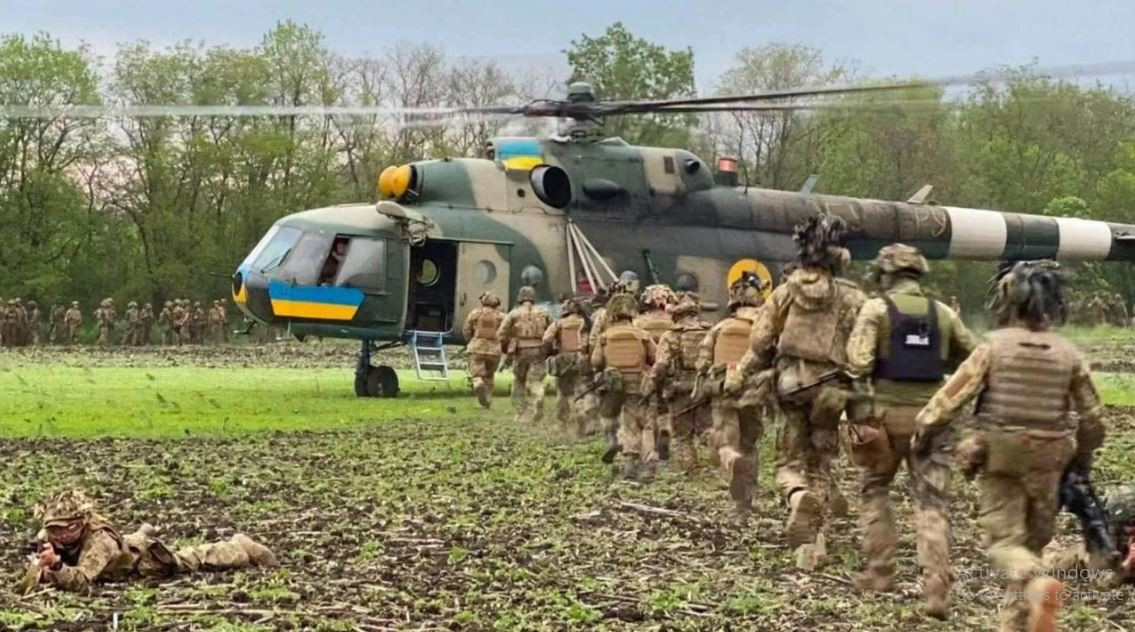 Khi nói đến lực lượng tinh hoa hàng đầu của Quân đội Ukraine, giới quan sát có thể có những ý kiến khác nhau. Một số người đánh giá cao Lữ đoàn xung kích đường không số 82, với khả năng chiến đấu áp đảo. Đây cũng là lữ đoàn đầu tiên được cố vấn quân sự NATO huấn luyện.