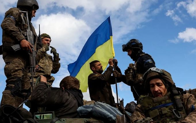 Một số ý kiến khác đánh giá Lữ đoàn bộ binh cơ giới số 92 và 93 đã gây thiệt hại nặng cho Sư đoàn xe tăng số 4 của Nga trong giai đoạn đầu của cuộc chiến. Trong khi đó, một số ý kiến lại cho rằng, Lữ đoàn bộ binh cơ giới số 79 mới là lực lượng tinh nhuệ, khi giữ vững mặt trận Donbass trong nhiều năm.