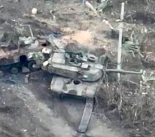 Một nguyên nhân khiến Lữ đoàn bộ binh cơ giới 47 hoạt động không hiệu quả chính là Quân đội Nga đã lợi dụng ưu thế trên không và sử dụng máy bay Su-34 tấn công chính xác sở chỉ huy và điểm tập trung quân của Lữ đoàn 47, khiến quân số của Lữ đoàn bị thương vong nặng nề. Vì vậy, kết quả này có thể không gây ngạc nhiên. (Nguồn ảnh: Ukrinform, CNN, ISW).