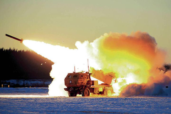 HIMARS là một hệ thống tên lửa phóng loạt sử dụng nhiều lần, tương đối hiện đại, hiện Quân đội Ukraine không có vũ khí nào tương tự. Một lần nữa người ta phải hiểu rằng, một cuộc săn lùng thực sự với loại vũ khí này, sẽ được thực hiện bởi Quân đội Nga.