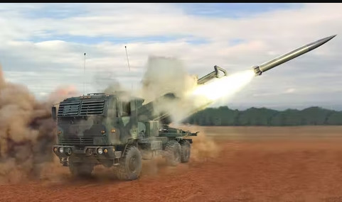 Độ chính xác của tên lửa HIMARS (loại không điều khiển) với xác suất lệch vòng tròn là hơn 200 mét. Ở Afghanistan, sau một thời gian, vũ khí này thậm chí không còn được sử dụng. Trong khi đó, khả năng sử dụng của binh lính Ukraine kém hơn của Mỹ, sự sai lệch này sẽ còn lớn hơn; ông Shurygin kết luận.