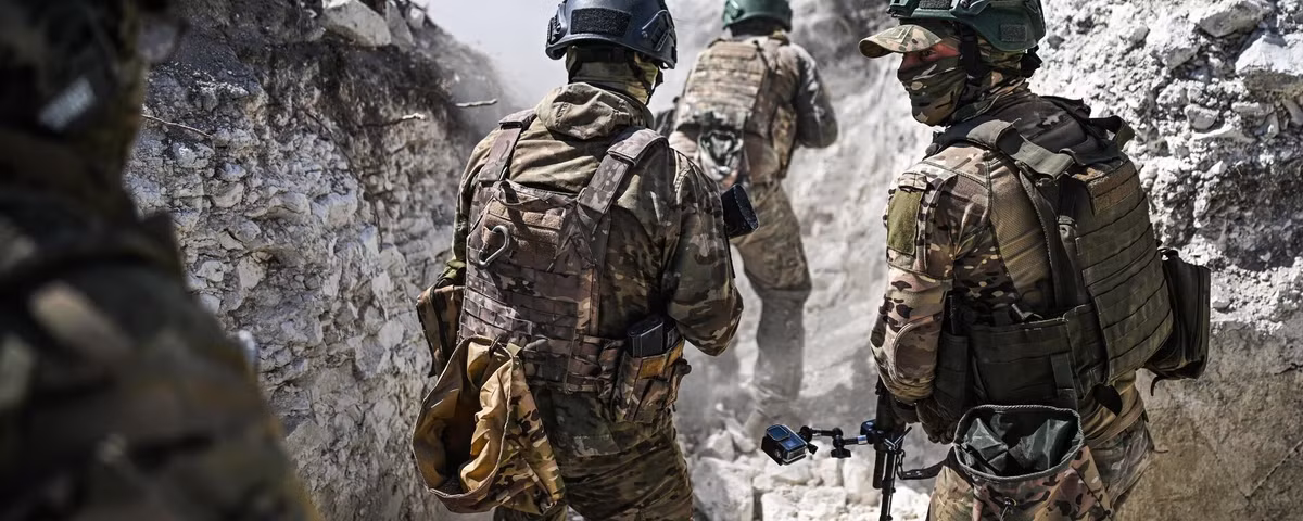 Nói cách khác, nếu tính cả lực lượng dự bị của Quân đội Ukraine ở phía bắc Kurakhove, thì so sánh sức mạnh thực tế giữa Nga và Ukraine trong khu vực Pokrovsk hiện nay là 2 sư đoàn + 4 lữ đoàn của Quân đội Nga, với tổng số 32.000 quân. Còn Quân đội Ukraine với 12 lữ đoàn, với tổng cộng 48.000 quân.