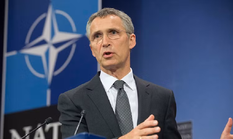Trong khi đó, Tổng thư ký NATO Jens Stoltenberg tuyên bố rằng, khối này không có kế hoạch cung cấp cho Nga bất kỳ đảm bảo và đàm phán nào có thể trái với các nguyên tắc của khối quân sự.