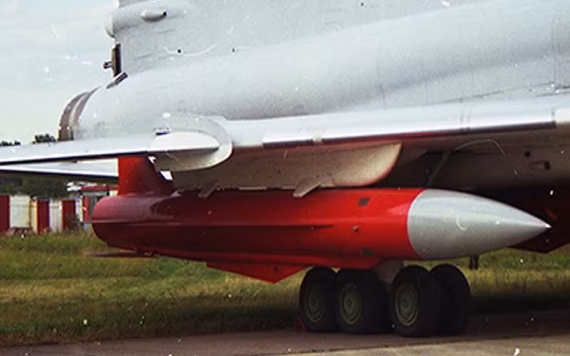 Trong những ngày qua, Bộ Quốc phòng Nga đã điều máy bay ném bom chiến lược siêu âm Tu-22M3 và 3 lữ đoàn tên lửa hành trình Onyx tấn công các mục tiêu quan trọng trên lãnh thổ Ukraine; các cuộc tấn công trên đã phá hủy 7 sở chỉ huy tác chiến và 5 kho vũ khí lớn, nơi cất trữ viện trợ quân sự nước ngoài cho Ukraine. 