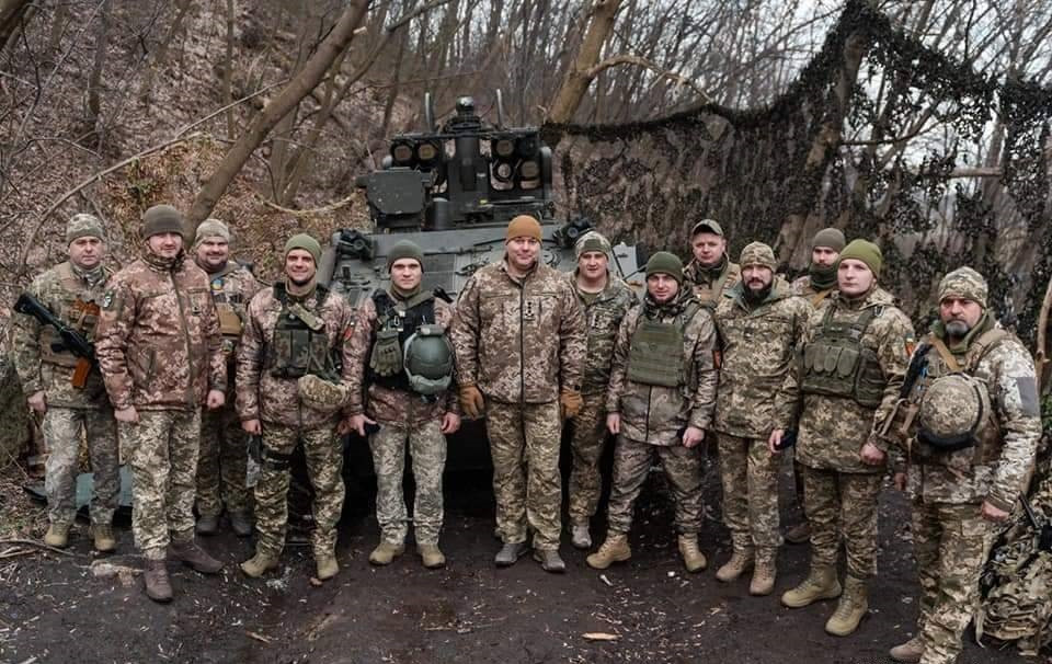 Một chỉ huy của lực lượng lính đánh thuê Wagner của Nga cho biết: Những người lính Ukraine thiệt mạng và bị bắt làm tù binh, phần lớn đến từ miền tây Ukraine, Kiev, Ivano-Frankivsk và Lviv; trong khi đó, có nhiều lính đánh thuê Ba Lan tham chiến tại Bakhmut. 