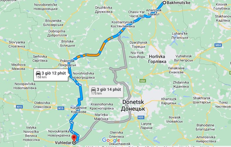 Trên hướng mặt trận ít được chú ý hơn là Ugledar (hay Vugledar), nằm cách Bakhmut 158 km về phía tây nam, nhưng các trận chiến đấu diễn ra cũng vô cùng ác liệt. Tham chiến chính tại đây là lực lượng lính thủy đánh bộ thuộc Lữ đoàn 155 Thủy quân lục chiến thuộc Hạm đội Thái Bình Dương của Hải quân Nga và hiện nay được tăng cường thêm các đơn vị lính dù Nga.