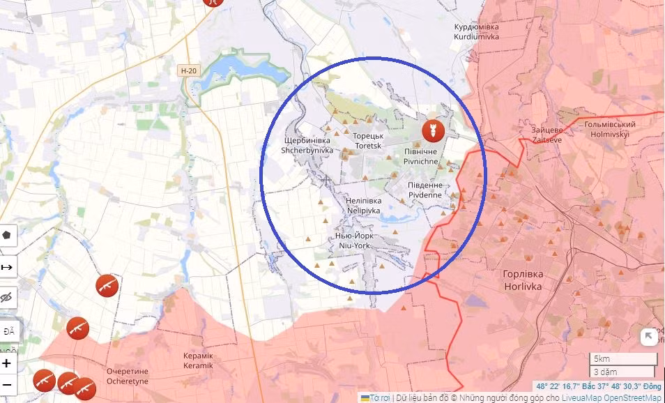 Hậu quả trực tiếp của việc này là khu vực pháo đài Toretsk-New York vốn được kiên cố vững chắc ban đầu trở nên “vô cùng trống trải”, điều này trực tiếp khiến Quân đội Nga thay đổi tư duy và chọn cách tấn công thẳng vào trung tâm mặt trận Donetsk.