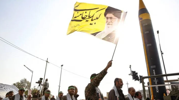 Trong cuộc tập kích tên lửa và UAV của Iran vừa qua, Israel đã đẩy lùi được cuộc tấn công nhờ hệ thống phòng không nhiều lớp và sự hỗ trợ của các đồng minh, đặc biệt là Anh và Mỹ. Ngoài ra, Quân đội Jordan còn tham gia bảo vệ không phận Israel. 