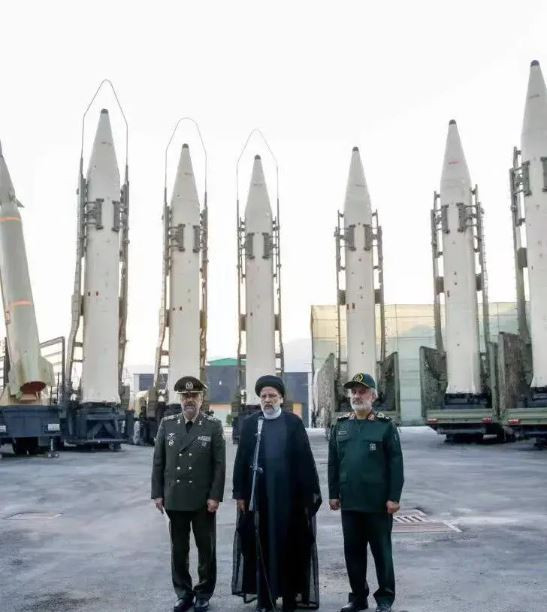 Từ quan điểm thực tế, Iran đã chứng tỏ cho thế giới (nhất là Mỹ) về khả năng tích lũy khối lượng lớn vũ khí tên lửa và có thể tiến hành các cuộc tấn công kết hợp tương đối lớn, làm quá tải hệ thống phòng không của đối phương.