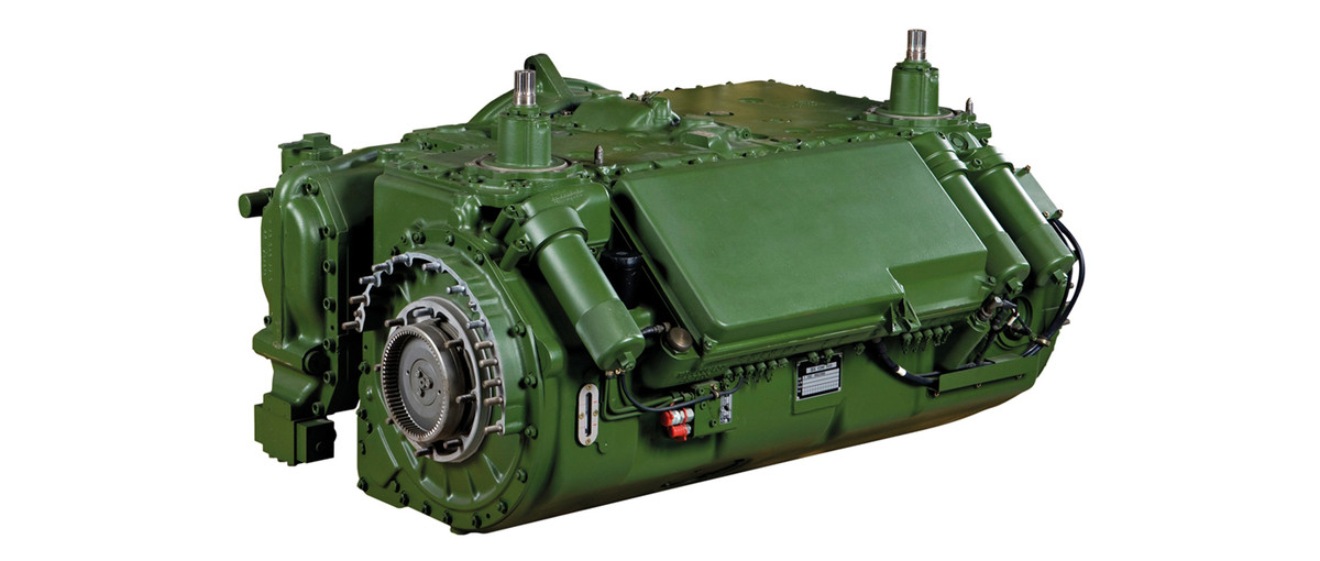 Xe tăng Leclerc sử dụng hệ thống truyền động với hộp số ESM-500, có thể truyền tải 1.200-1.600 mã lực và hỗ trợ các phương tiện có tải trọng lên tới 60-70 tấn; đặc điểm lớn nhất là cấu trúc nhỏ gọn và trọng lượng nhẹ. 