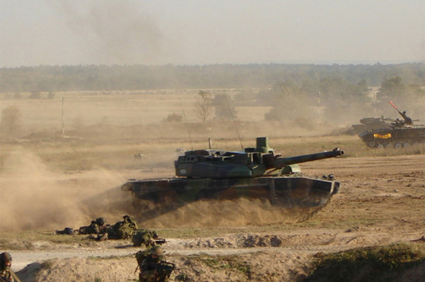 Tổng cộng có 5 phương tiện thử nghiệm thành phần đã được phát triển trong giai đoạn xác minh kỹ thuật, 1 chiếc để thử nghiệm thiết bị treo, 3 chiếc để thử nghiệm bộ phận truyền lực và 1 chiếc để thử nghiệm hệ thống vũ khí. 