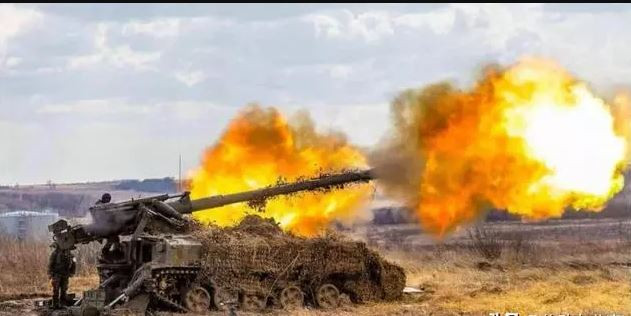 Với khoảng cách hỏa lực gấp 20-30 lần Quân đội Ukraine, do vậy Quân đội Nga đang tăng tốc tiến công với ưu thế tuyệt đối về hỏa lực pháo binh, không quân. Vì thiếu hỏa lực chi viện, các vị trí phòng ngự của Quân đội Ukraine phải chống đỡ vất vả và chịu nhiều thiệt hại. 