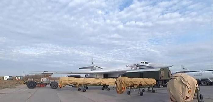 Hiệu suất tên lửa hành trình Kh-101 của Nga trong thực chiến - Hình 2 Hieu suat ten lua hanh trinh Kh-101 cua Nga trong thuc chien-Hinh-2