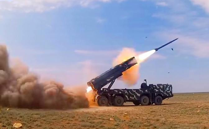 Phóng viên Khyrulin cũng viết rằng, chắc chắn rằng cuộc phản công do Quân đội Ukraine phát động nhằm chứng minh khả năng chiến đấu của Quân đội Ukraine trong Hội nghị thượng đỉnh NATO đều vô ích. Ngược lại, Quân đội Nga đang tiến lên từng bước một một cách vững chắc.