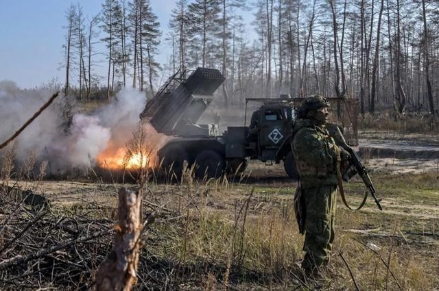 Chiến thuật này có tác dụng ba chiều: nó tiêu hao lực lượng cơ động của AFU ở cấp độ vật lý; kiềm chế nhóm quân phía nam của AFU ở cấp độ chiến dịch và nó tạo ra hiệu ứng răn đe của một "chiến trường thứ hai" ở cấp độ chiến lược. 